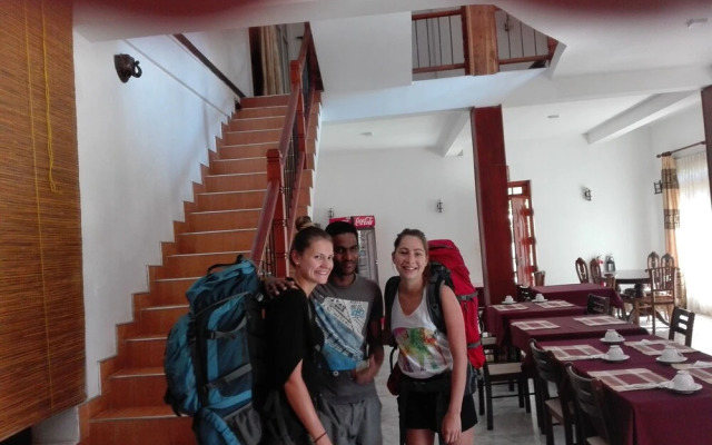 Shadow Inn Guest House Ella