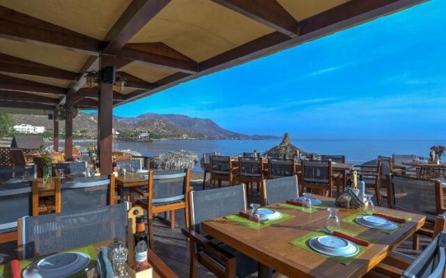 Maria Beach Hotel