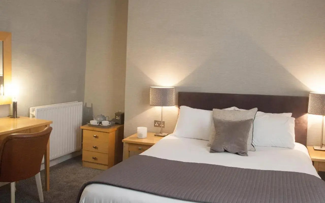 The Warwick Arms Hotel