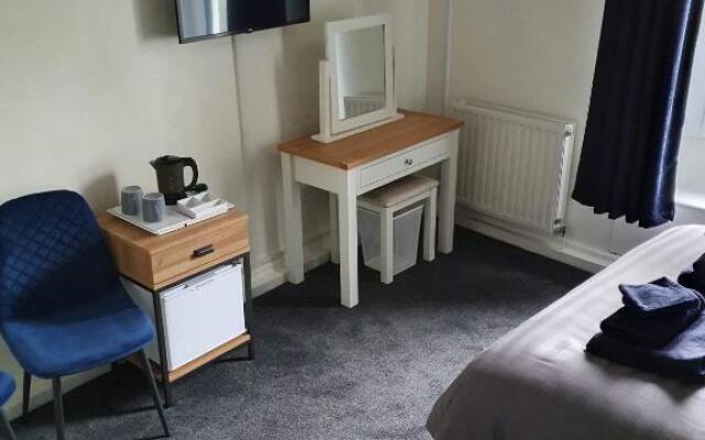Red Lion Rooms - Self Check In