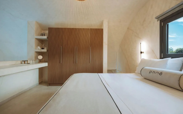 Pnoe Luxury Suites