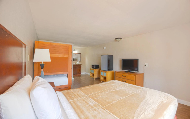 Liberty Garden Inn by OYO Kissimmee near Disney World