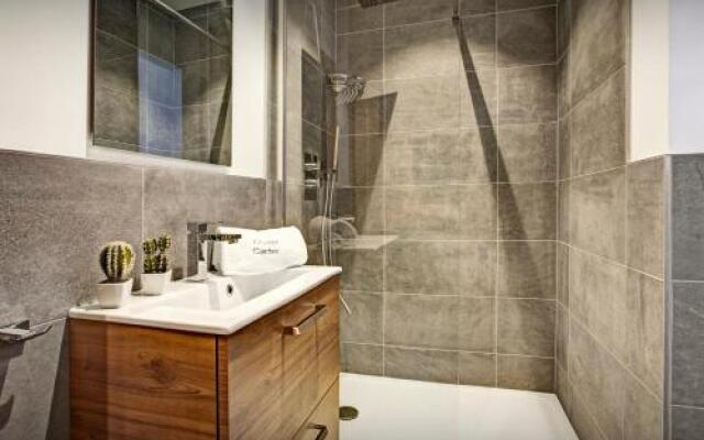 Chalet Carter - OVO Network