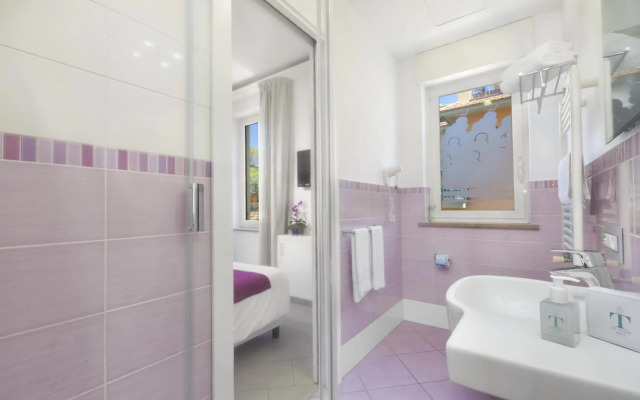Tasso Suites & Spa