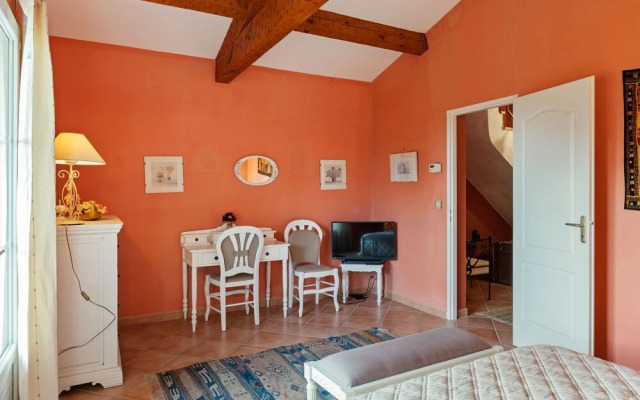 Holiday Home (LOG160)