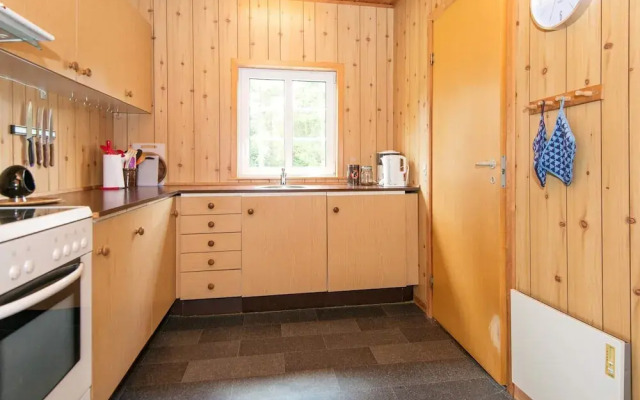 Tranquil Cottage Near Kvie Lake-by Traum
