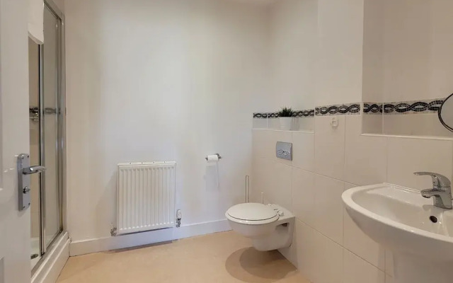 House of 4 Chimneys by Your Lettings UK
