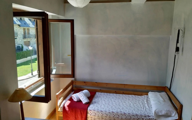 Chalet centro de escarrilla casa 7