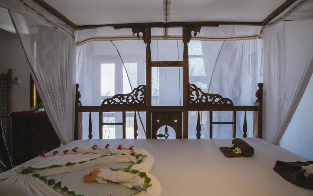 Moonshine Uroa Boutique Hotel