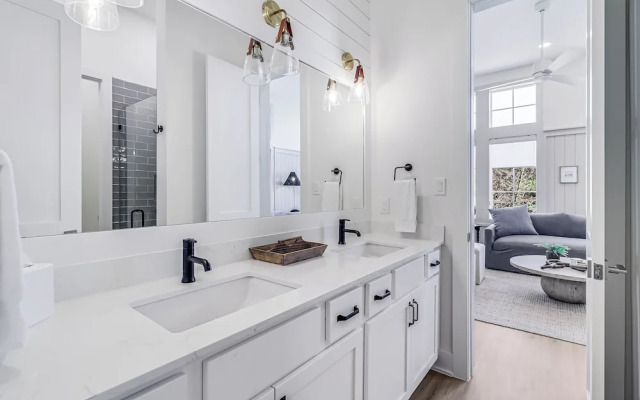 That Beachfront Vibe 140 TUC