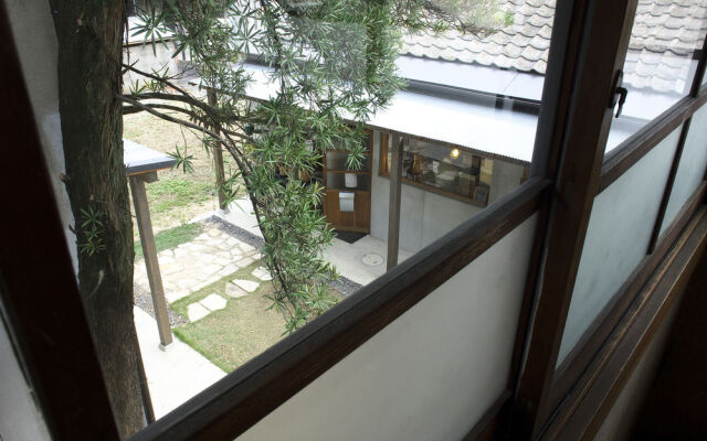 Torii-Kuguru Hostel