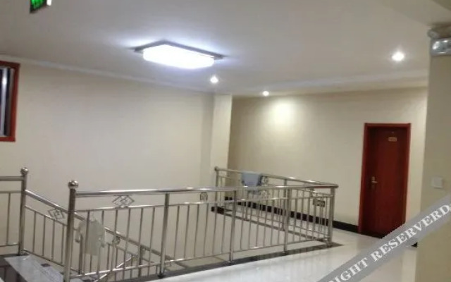 Shenmu Zengji Business Hotel