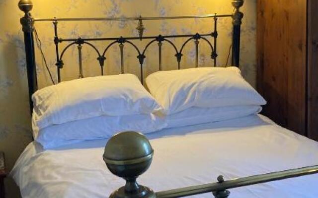 Whitecliff Guesthouse