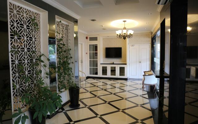 The Grand Jade Hotel