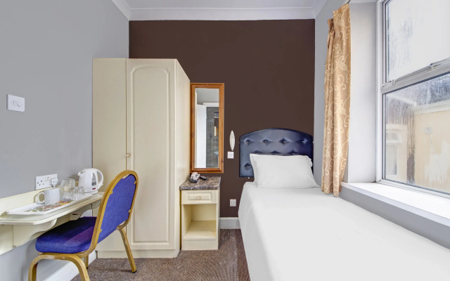 OYO Bostons Manor Hotel, Hanwell London
