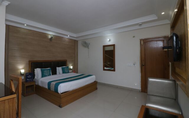 OYO 9978 Hotel Calista