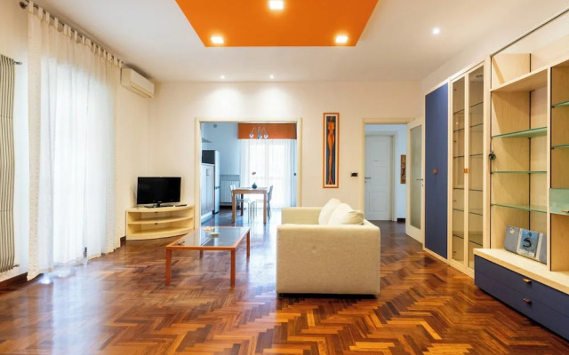 Roomy Family Apartment by Wonderful Italy