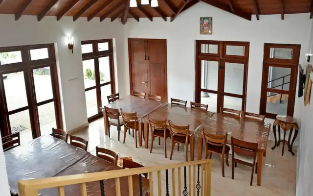 OYO 537 Royal Bungalow