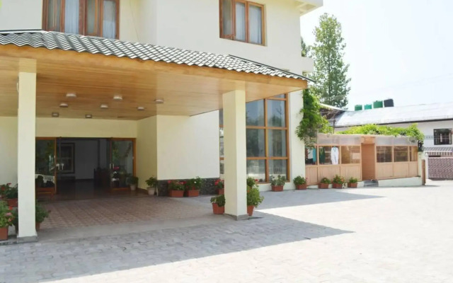 Paradise Gateway Hotel