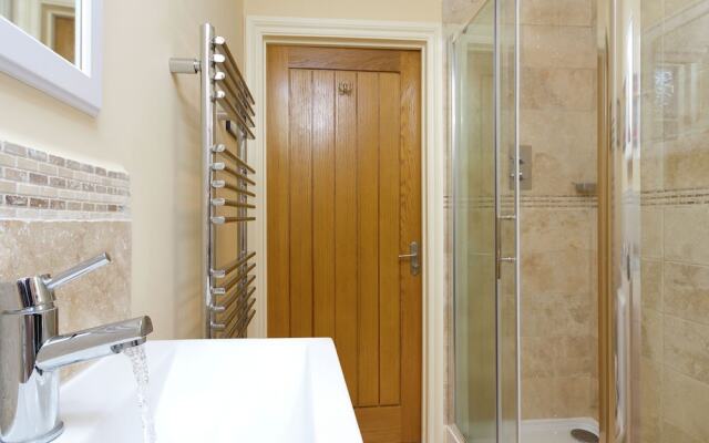 Comfortable Holiday Home in Crickhowell Near River Usk