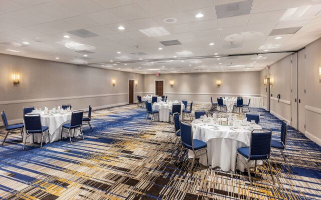 Four Points by Sheraton Los Angeles Westside