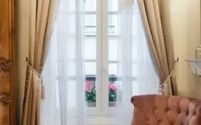 Apartment Simon Le Franc