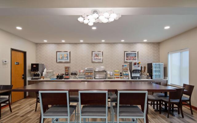 Best Western Hartford Hotel & Suites