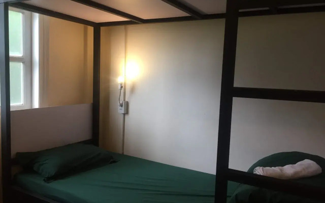 Yolo Camping House - Hostel