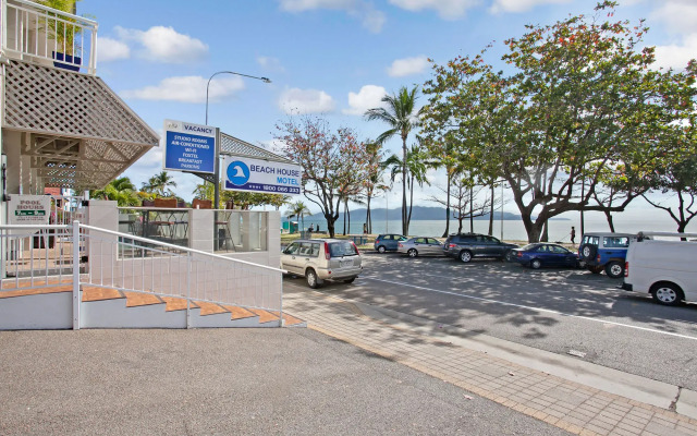 Beach House Motel
