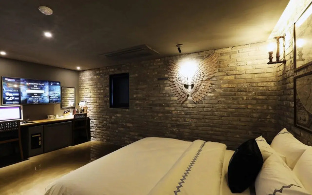 MARI boutique hotel