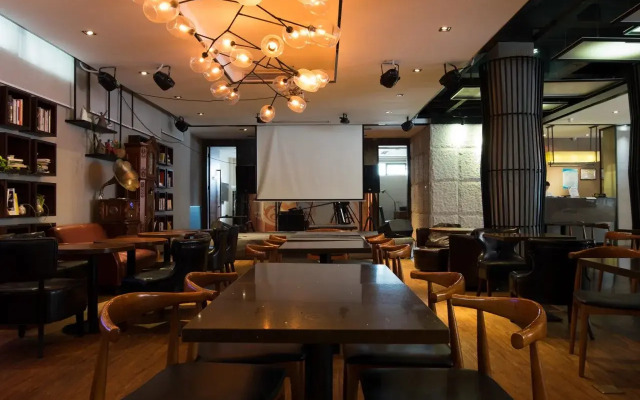 H Life Hotel