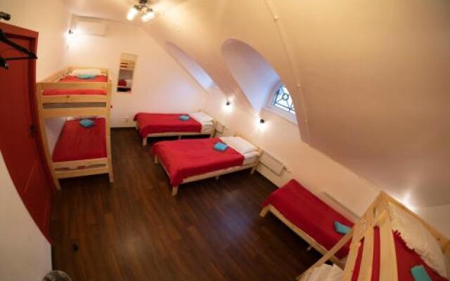 Attic Hostel Saint Petersburg