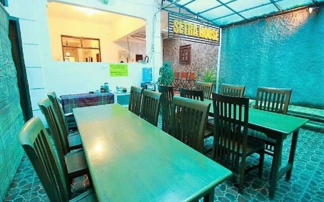OYO 418 Setra House