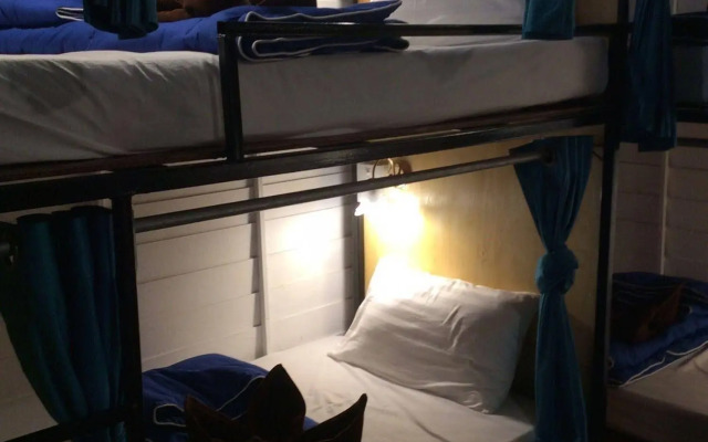 Moov Inn Garden Hostel