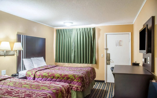 Amherst Inn & Suites