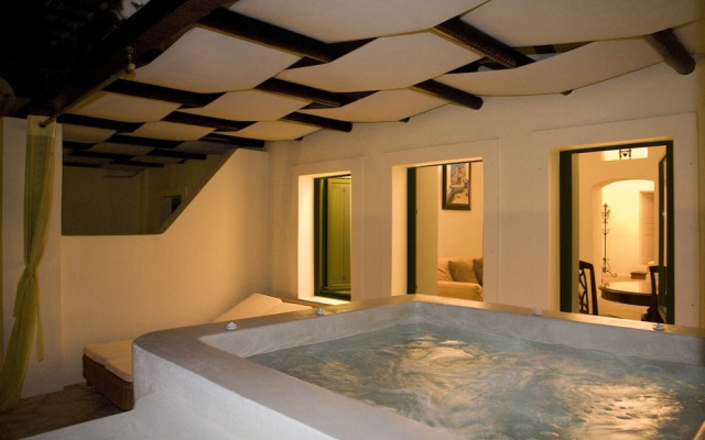 Adamis Majesty Suites