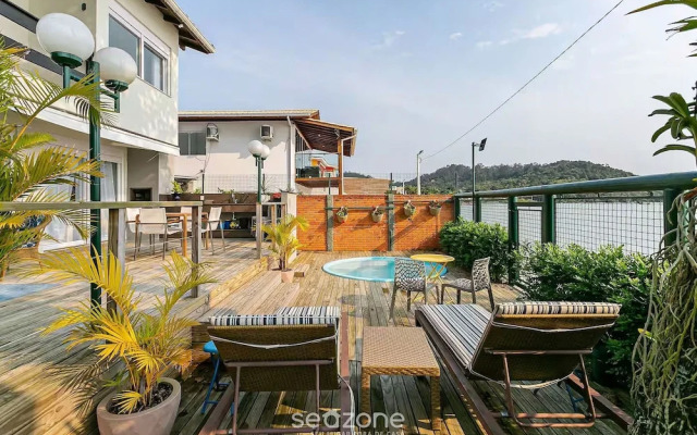 Seafront Beautiful House in Sto. Antonio Cda1647