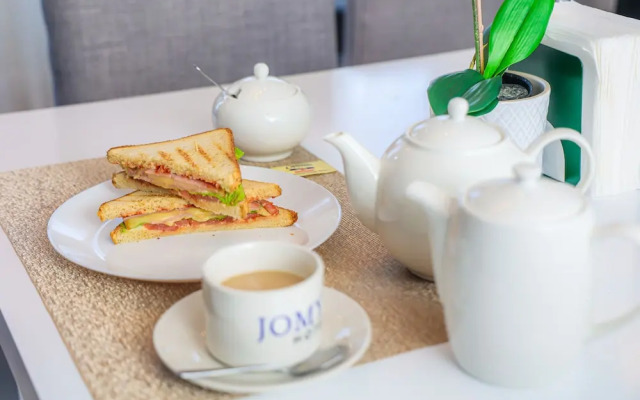 Jomy's Hotel