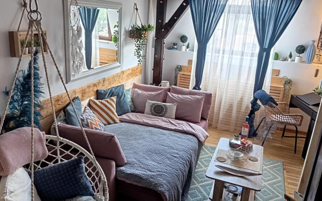 Urban Zen Den 2 Room Condo