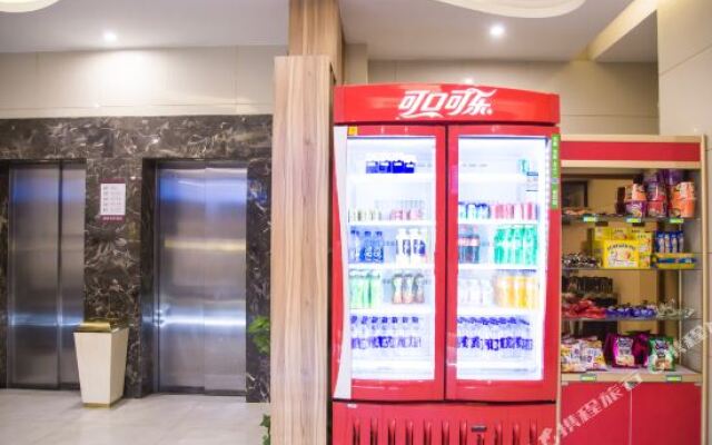Ruiting Hotel (Huaihe Road Pedestrian Street Yintai Center)