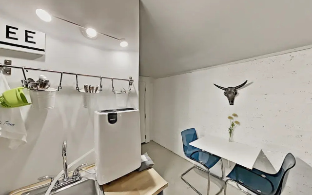 1714bou1 1 Bedroom Home