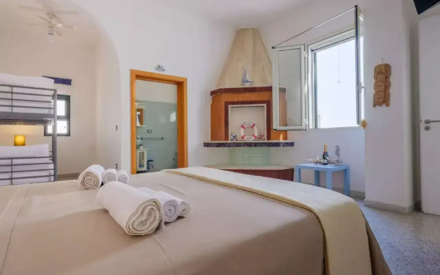 Emerald Residence Sleeps 12 With Sea View