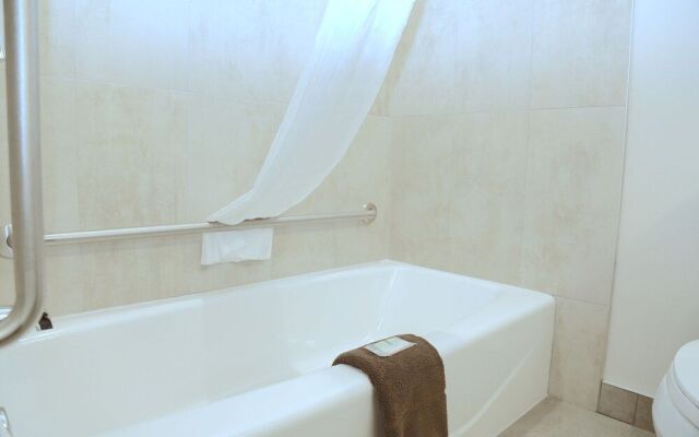 Prairie Moon Inn & Suites Macklin