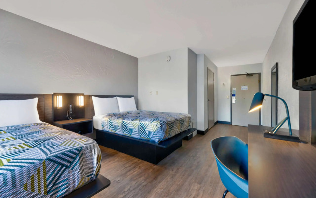 Motel 6 Oak Creek, WI