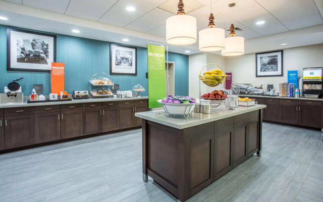 Hampton Inn & Suites Yonkers - Westchester