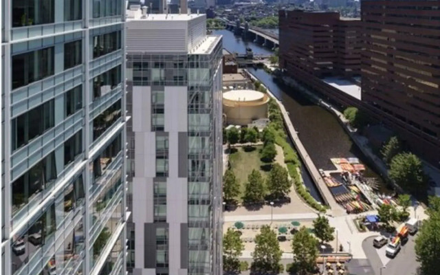 Global Luxury Suites at Kendall West