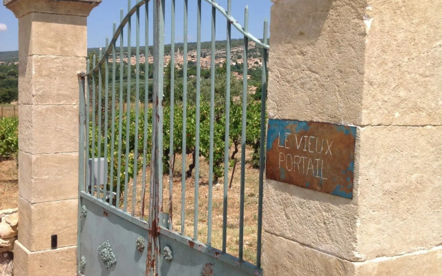 Le Vieux Portail
