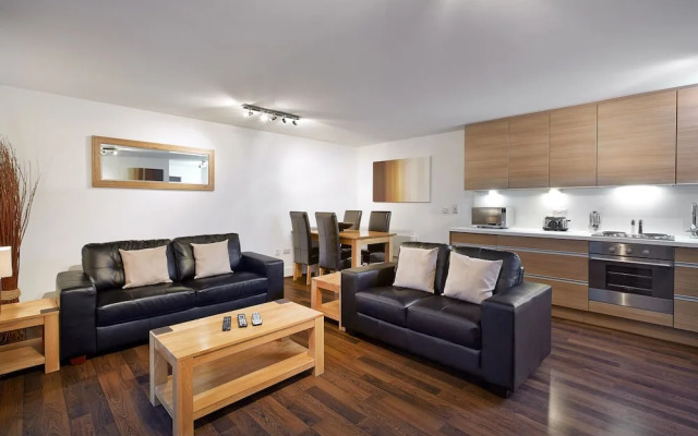 Skyline Plaza by Viridian Apartments
