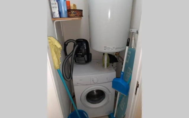 Ria Center Apartment - Left