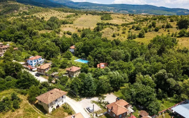 Garmen Hills Complex
